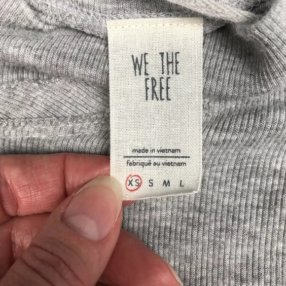 We The Free Size  XS Women's Off-Shoulder Gray Top - Picture 6 of 9